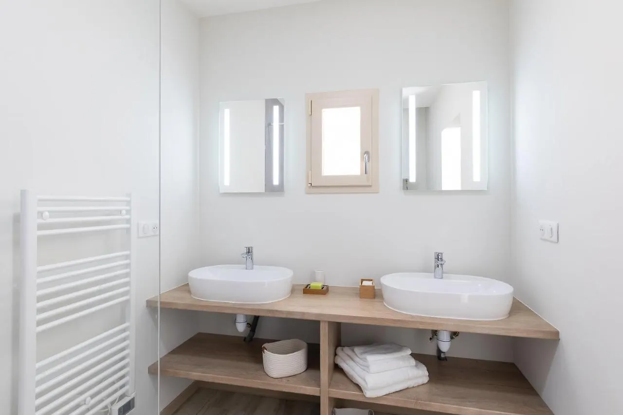 Maison D'Hotes 1800 Sainte-Cecile-les-Vignes 0*,